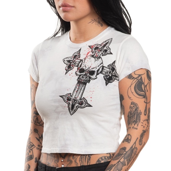 NWT Affliction Woman’s Large White Skull With Cross Short Sleeve Baby Tee - Picture 2 of 8